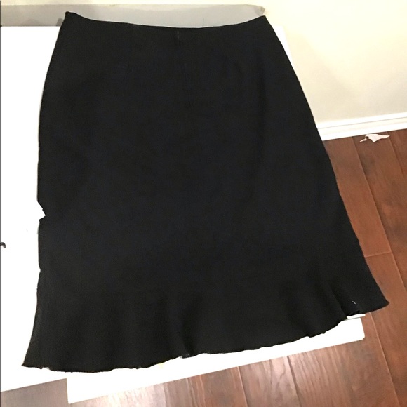Black vamp skirt with ruffle - Picture 2 of 6